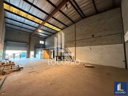 location local d'activités 330 m²