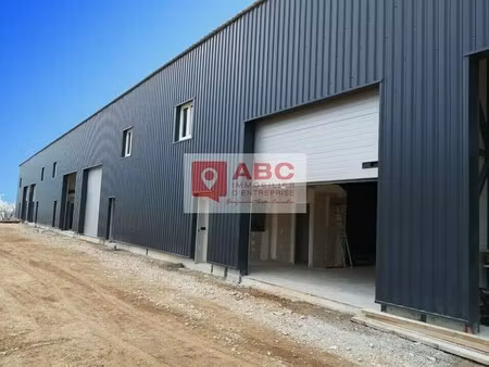 location local d'activités 260 m²