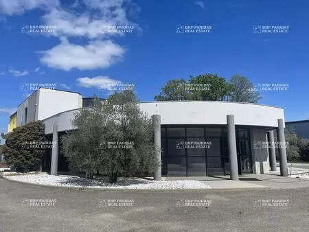 location bureaux 184 m² à 852 m²