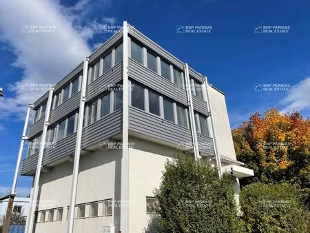 location bureaux 27 m² à 955 m²