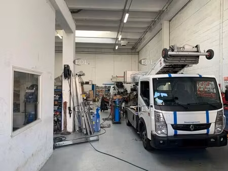 location local d'activités 118 m² à 1 671 m²