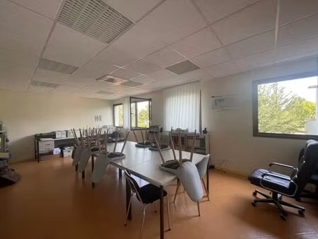 location bureaux 139 m²