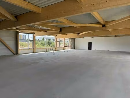 location bureaux 430 m² à 868 m²