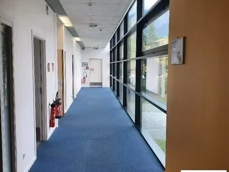 location bureaux 125 m² à 2 958 m²