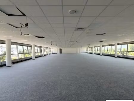 location bureaux 294 m² à 5 032 m²