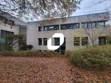 location bureaux 345 m² à 7 788 m²