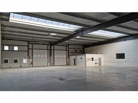 location entrepôt 720 m²