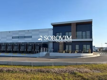 location entrepôt 7 647 m²