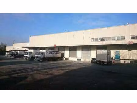 location entrepôt 750 m² à 3 550 m²
