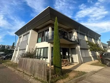 location entrepôt 6 064 m²