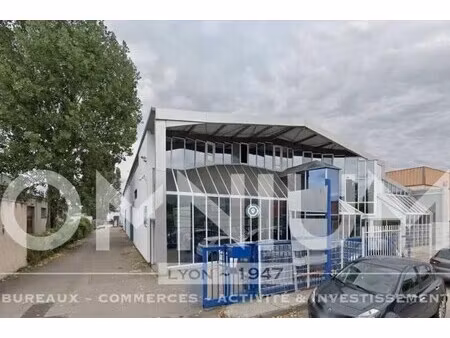 location local d'activités 2 140 m²