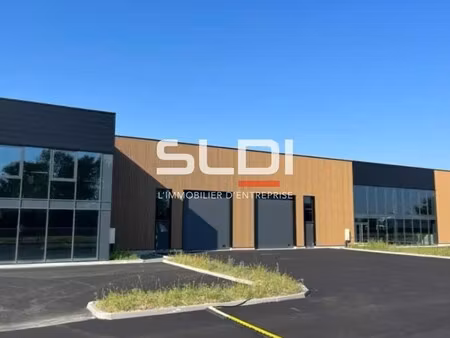 location local d’activités amberieux 69480 871m²