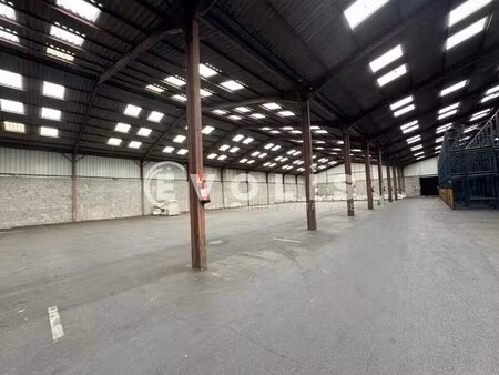location local d'activités 2 500 m²