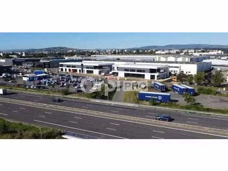 location local d'activités 2 000 m²