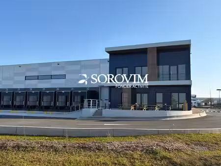 location entrepôt 7647m²