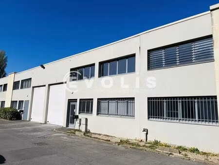 location local d'activités 387 m²