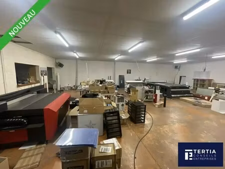 location local d'activités 300 m²