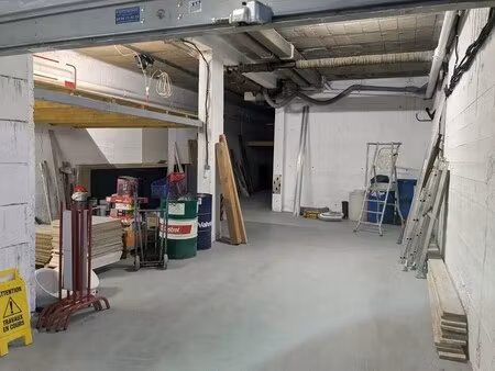location local d'activités 167 m²