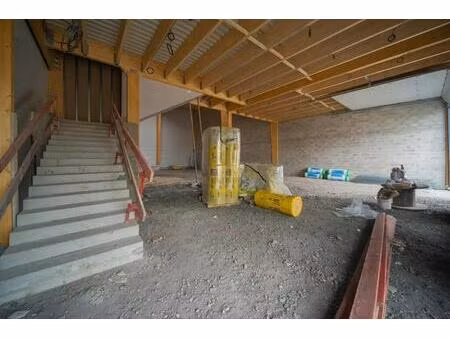 location local d'activités 850 m² à 1 935 m²