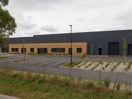 location local d'activités 3 000 m²