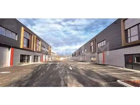 location local d’activités saint quentin fallavier 38070 108m² à 617m²