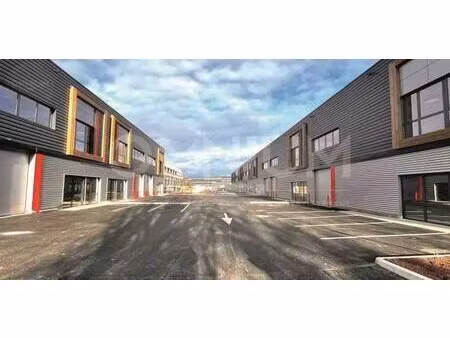 location local d'activités 108 m² à 617 m²