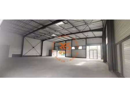 location local d’activités tresses 33370 400m²