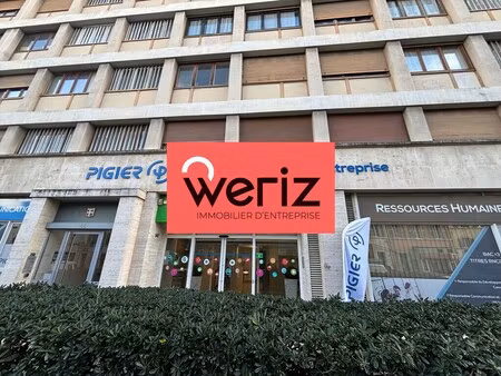 location bureaux 1 496 m²