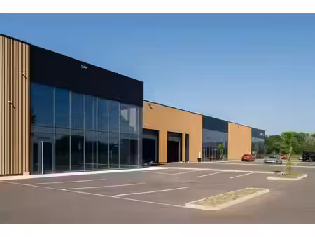 location entrepôt amberieux 69480 871m²