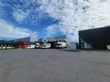 location entrepôt 22 131 m²