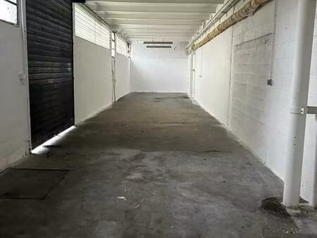 location local d'activités 105 m²