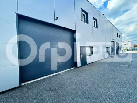 location local d'activités 237 m²