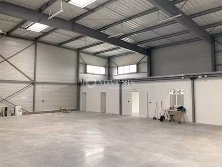 location local d'activités 750 m²