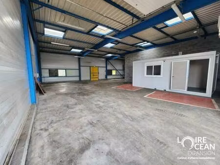 location local d’activités vallet 44330 318m²