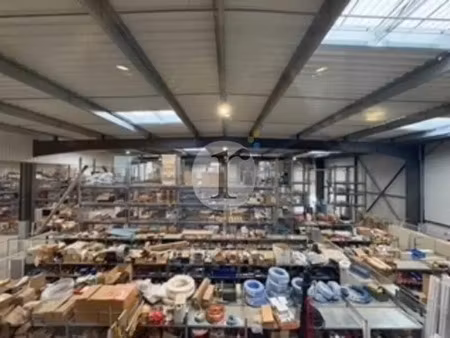 location local d'activités 2 259 m²