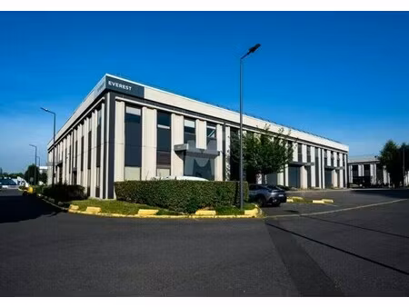 location local d’activités lisses 91090 589m² à 1487m²