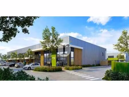 location local d'activités 351 m²