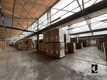 location local d'activités 10 500 m²