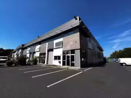 location local d’activités tigery 91250 232m²