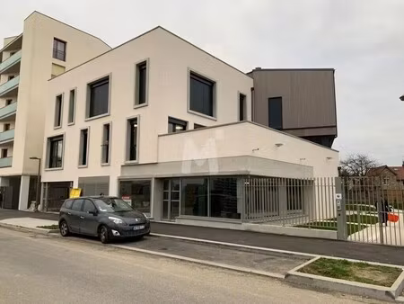 location bureaux 97 m²