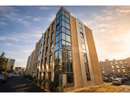 location bureaux 575 m² à 2 300 m²