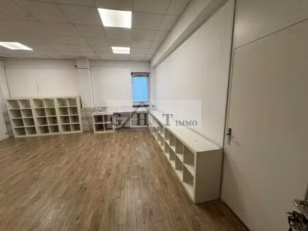 location bureaux 64 m²