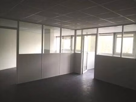 location bureaux 45 m² à 184 m²