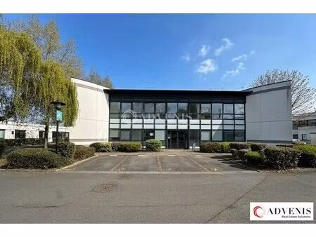 location bureaux 841 m²