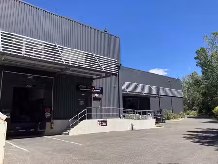location local d’activités 595m² à 762m²