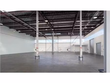 location entrepôt buc 78530 1002m² à 3969m²