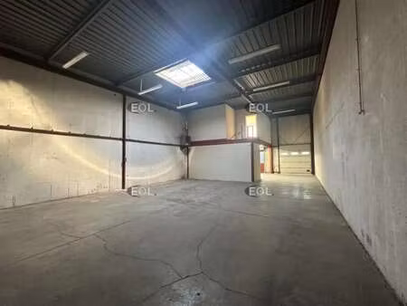 location entrepôt 245 m²