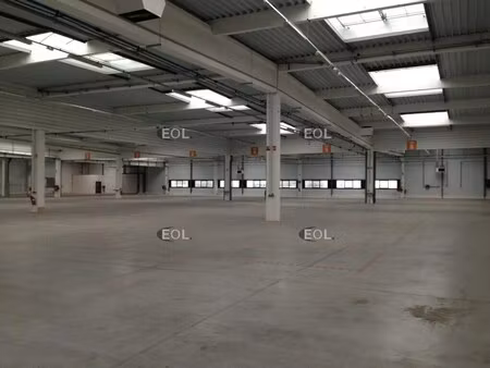 location entrepôt 4 662 m²