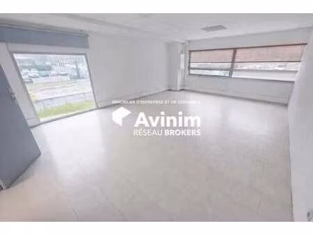 location entrepôt le broc 06510 80m²