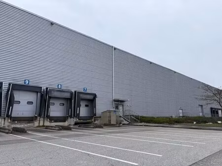 location entrepôt mions 69780 556m² à 26502m²